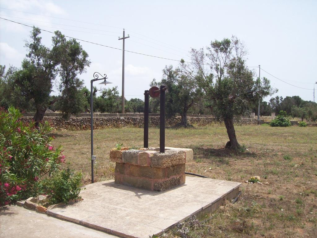 Trullo Contrada Stracca Vendégház Alliste Kültér fotó