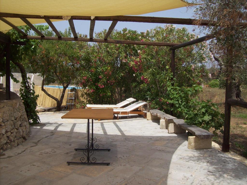 Trullo Contrada Stracca Vendégház Alliste Kültér fotó